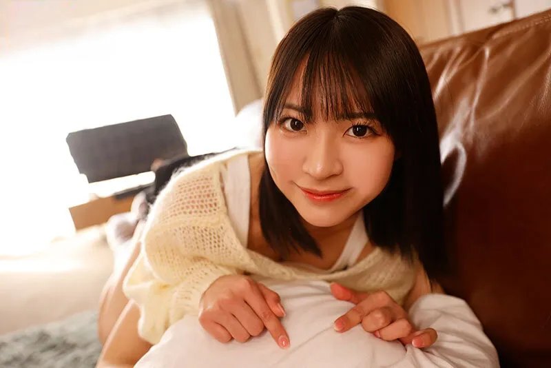 Chị gái lần đầu có anh người yêu còn nhiều ngỡ ngàng nên mượn thằng nhỏ thằng em tập trước